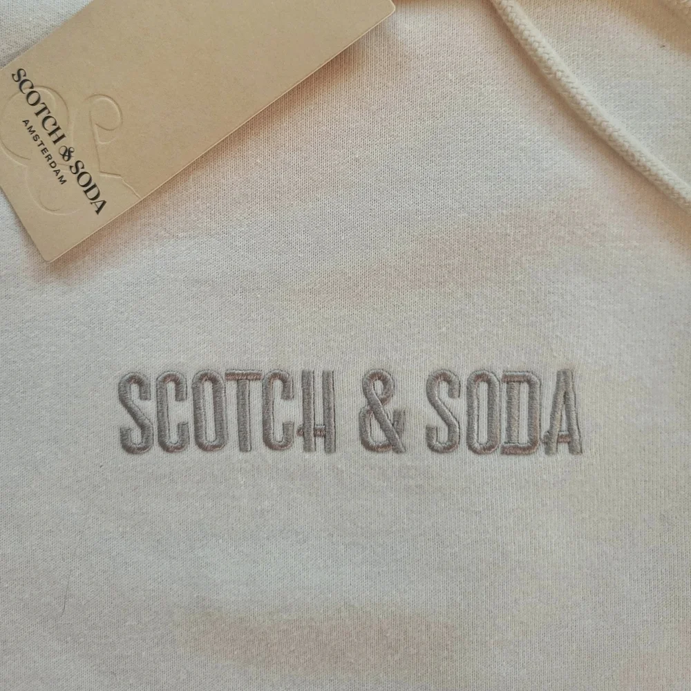 Scotch & Soda // M's Relaxed Fit Colorblock Hoodie // XL // Beige